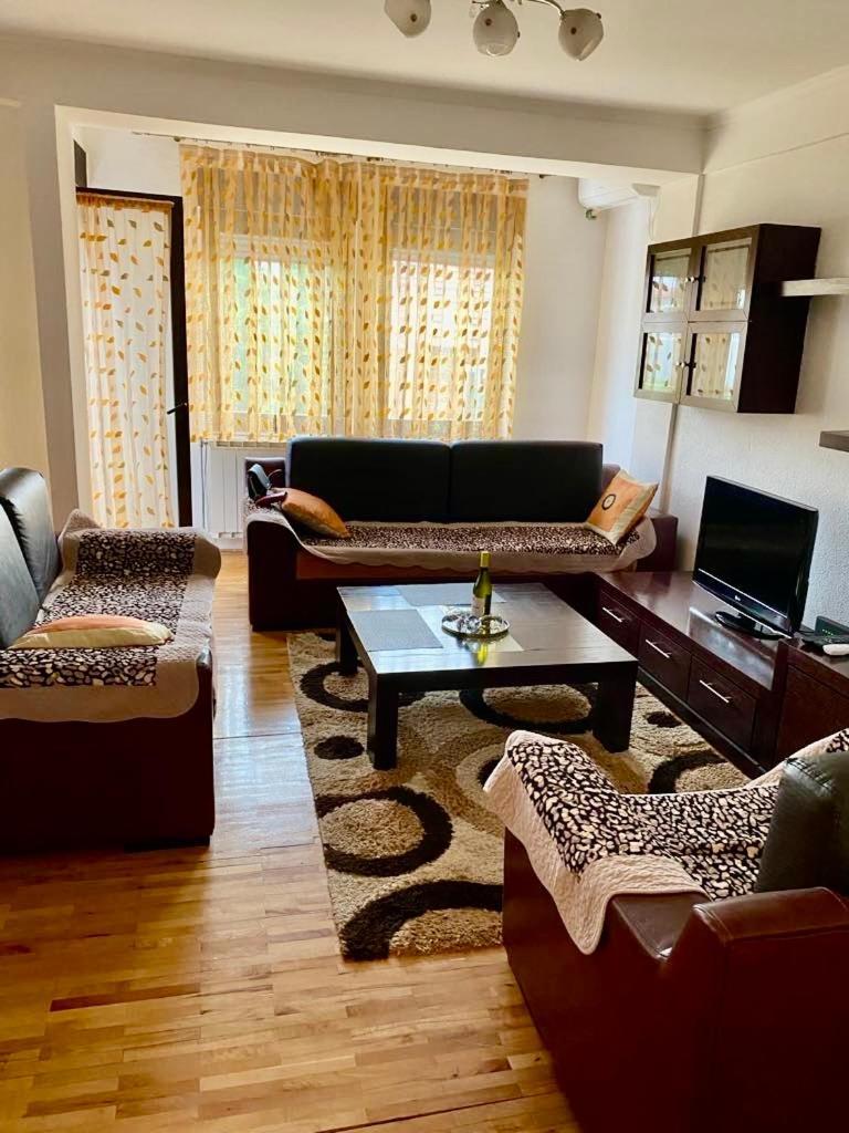 Square 1st Floor Appartement *